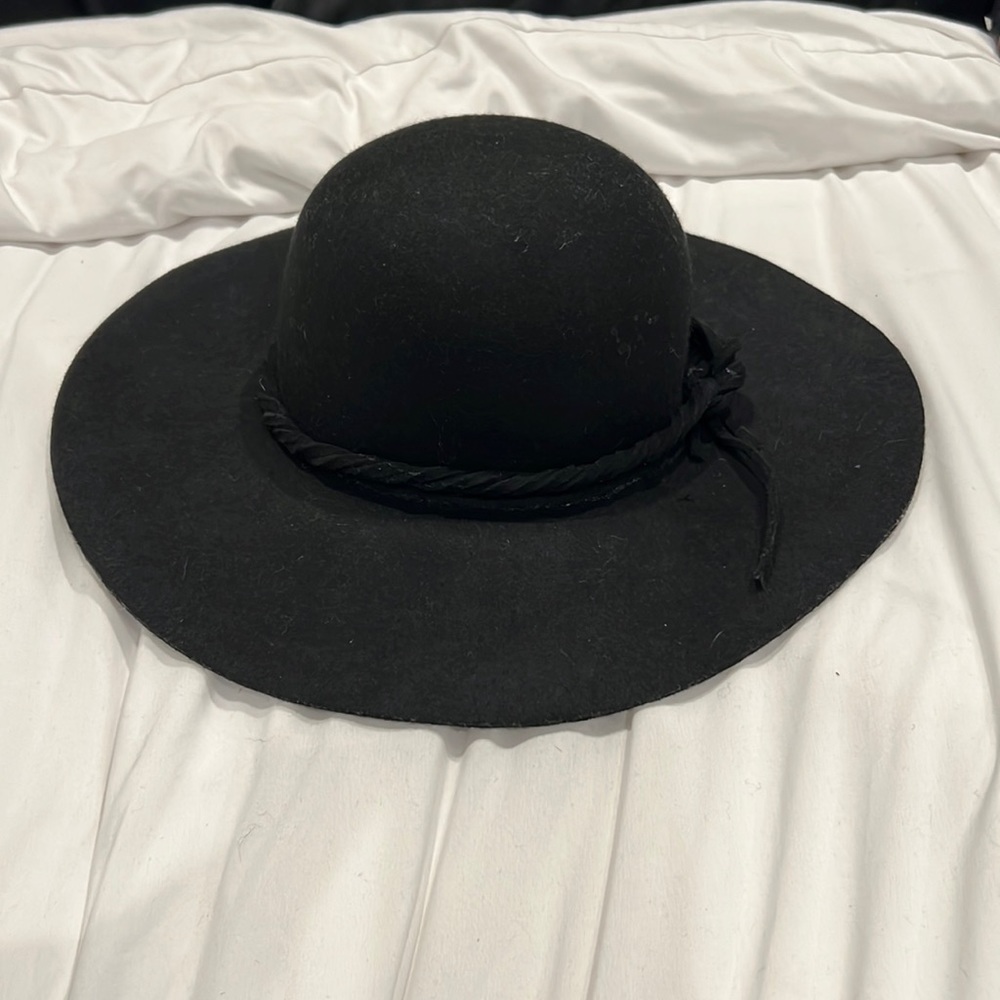 Felt hat